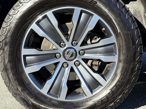 Used 2020 Nissan Armada SL image 8