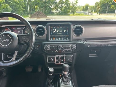 Used 2021 Jeep Wrangler Unlimited Sport image 32