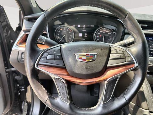 Certified 2022 Cadillac XT5 Premium Luxury w/ Technology Package AWD/4WD image 11