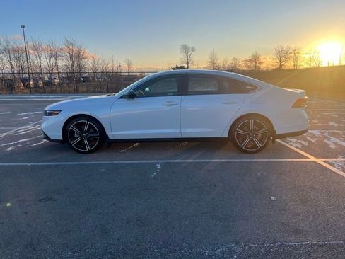 Used 2024 Honda Accord Sport image 5