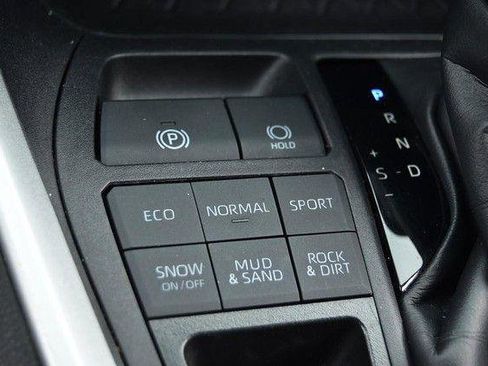 Used 2024 Toyota RAV4 LE image 16