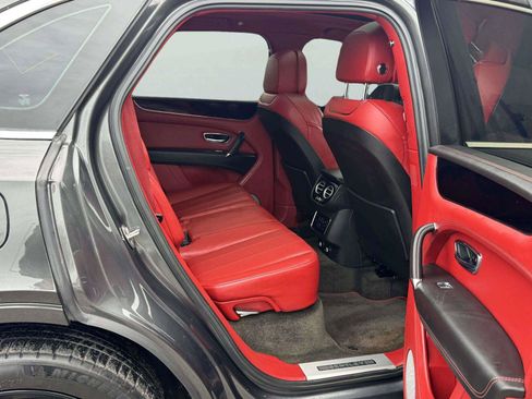 Used 2018 Bentley Bentayga AWD/4WD image 61