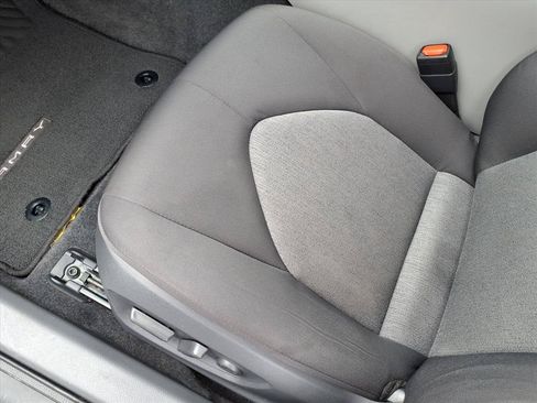 Used 2018 Toyota Camry LE w/ Convenience Package FWD image 21