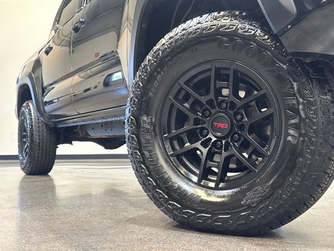 Used 2020 Toyota Tacoma TRD Pro AWD/4WD image 4
