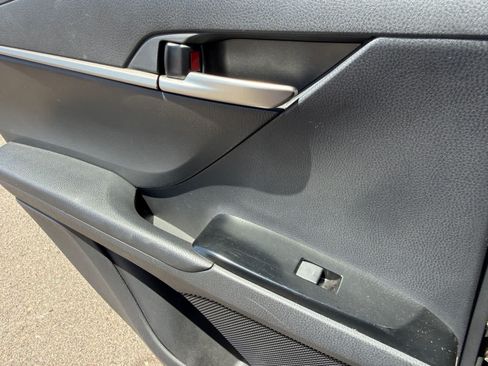 Used 2025 Toyota Camry SE FWD image 11