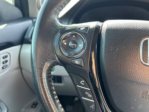Used 2016 Honda Pilot Touring image 24
