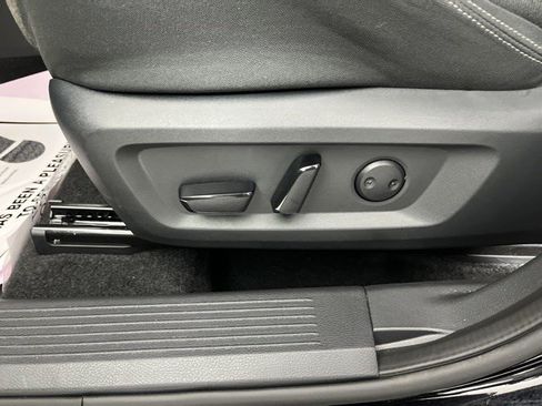 Used 2026 Nissan Rogue SV FWD image 26