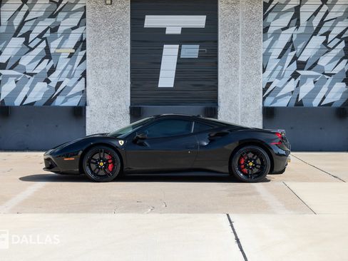 Used 2019 Ferrari 488 GTB RWD image 7
