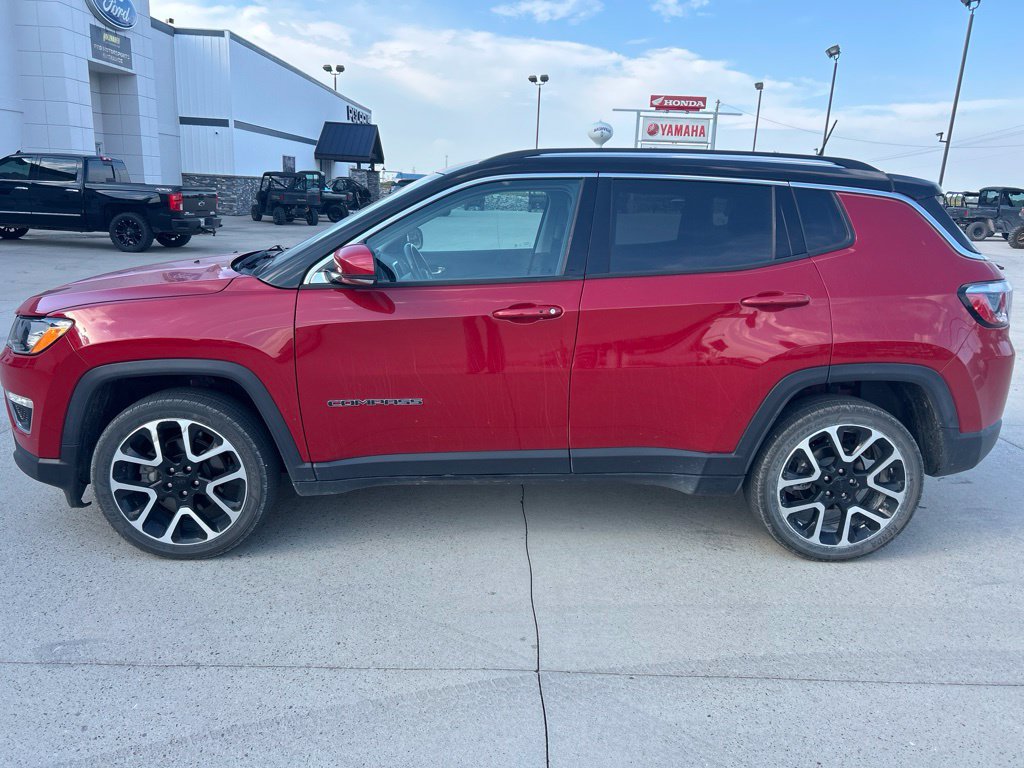 Used 2020 Jeep Compass Limited w/ Luxury Seat Group AWD/4WD image 3