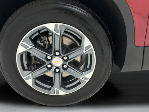 Used 2025 Chevrolet Blazer LT AWD/4WD image 9