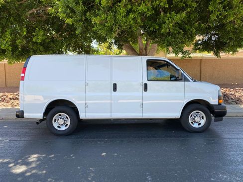 Used 2021 Chevrolet Express 2500 w/ Driver Convenience Package RWD image 58