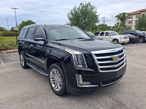 Used 2016 Cadillac Escalade 2WD image 2
