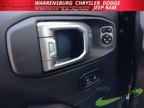 Used 2021 Jeep Gladiator Rubicon w/ Dual Top Group AWD/4WD image 32