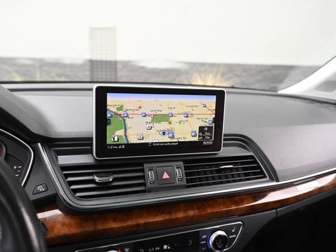 Used 2018 Audi Q5 2.0T Premium Plus w/ Premium Plus Package image 24