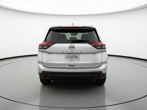 Used 2025 Nissan Rogue SV image 7