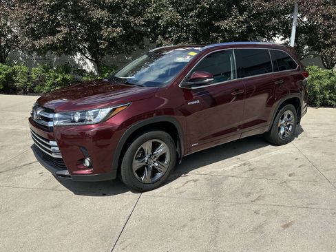 Used 2017 Toyota Highlander Limited Platinum AWD/4WD image 3