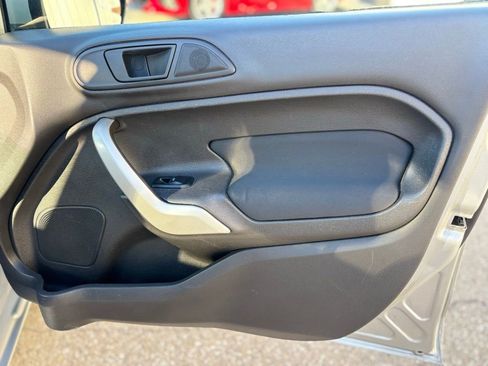 Used 2012 Ford Fiesta SES image 11