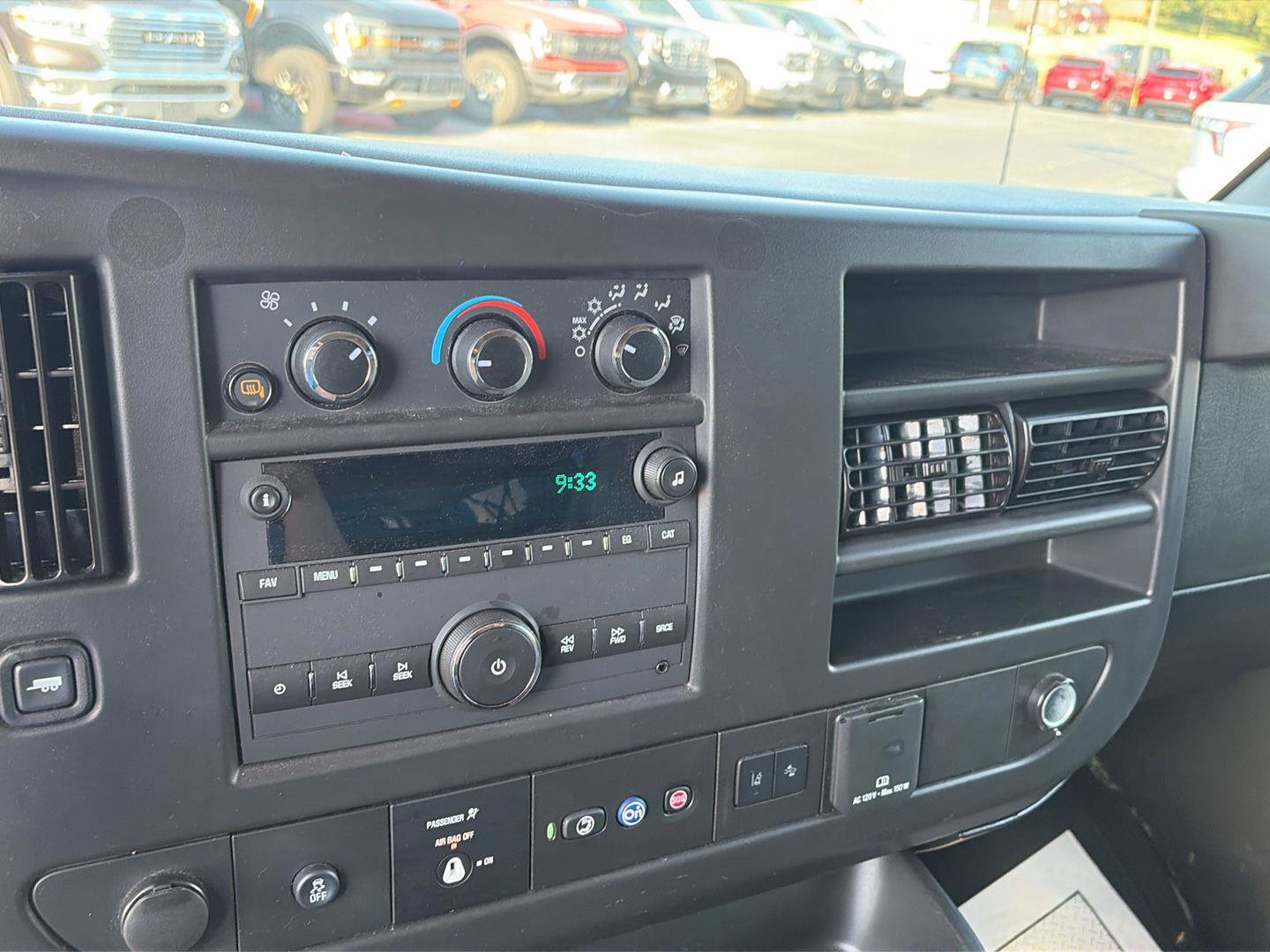 Used 2025 Chevrolet Express 3500 LT w/ LT Preferred Equipment Group RWD image 23