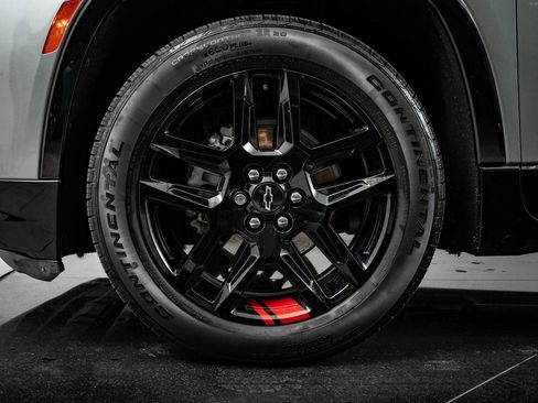 Used 2023 Chevrolet Traverse Premier image 13