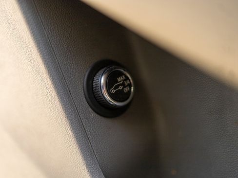 Used 2020 Cadillac XT6 Premium Luxury image 18