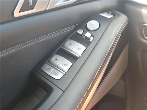 Used 2024 BMW X7 xDrive40i w/ M Sport Package AWD/4WD image 25