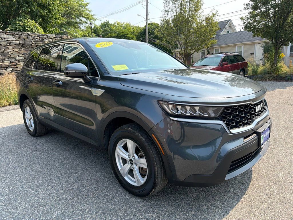Certified 2023 Kia Sorento LX AWD/4WD image 7