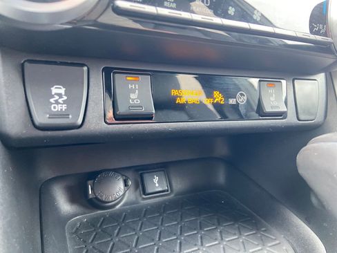 Used 2021 Toyota RAV4 XSE AWD/4WD image 26