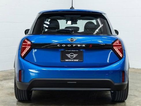 Certified 2025 MINI Cooper S image 10