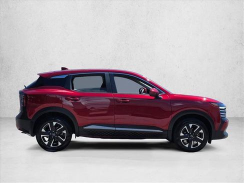 Used 2025 Nissan Kicks SV AWD/4WD image 4