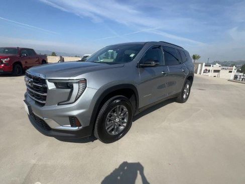 Used 2025 GMC Acadia Elevation image 4