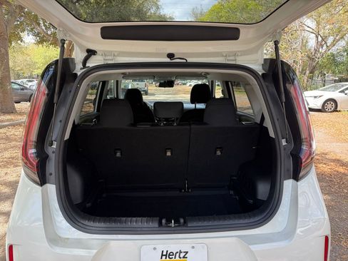 Used 2025 Kia Soul LX w/ LX Technology Package image 25