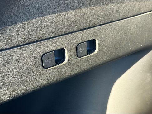 Used 2022 Tesla Model Y Performance image 13