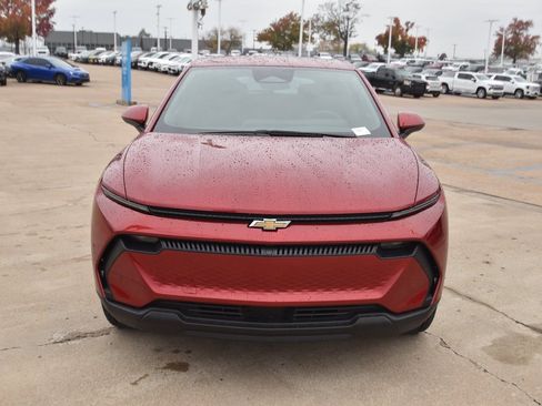 New 2026 Chevrolet Equinox EV LT image 2