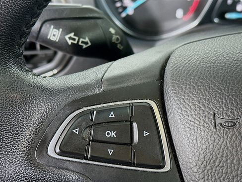 Used 2018 Ford Escape SEL w/ Ford Safe & Smart Package FWD image 17