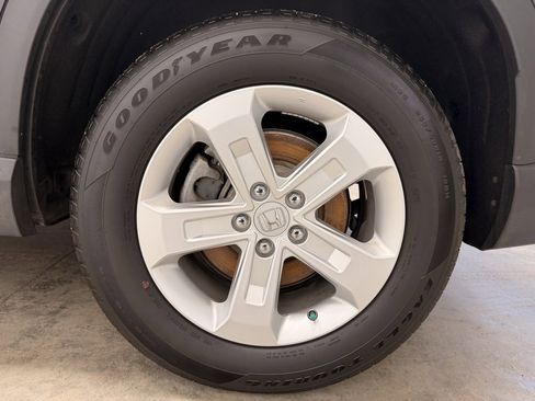 Used 2024 Honda Pilot LX image 11