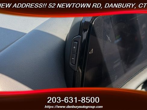 Used 2023 Nissan Ariya AWD image 25