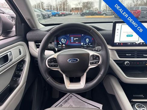 Used 2025 Ford Explorer Active w/ Active Comfort Package image 17