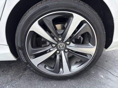 Certified 2025 Acura TLX w/ Technology Package image 9