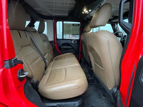 Used 2021 Jeep Wrangler Unlimited Sahara w/ Cold Weather Group AWD/4WD image 28