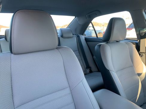 Used 2017 Toyota Camry SE image 14