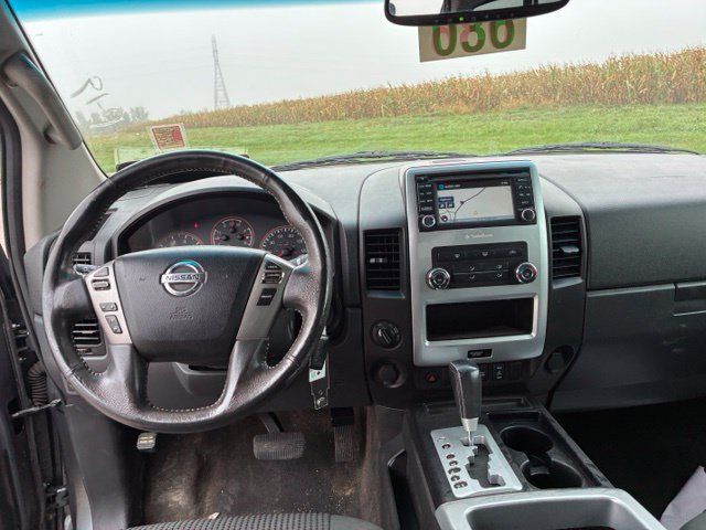Used 2015 Nissan Titan PRO-4X AWD/4WD image 11