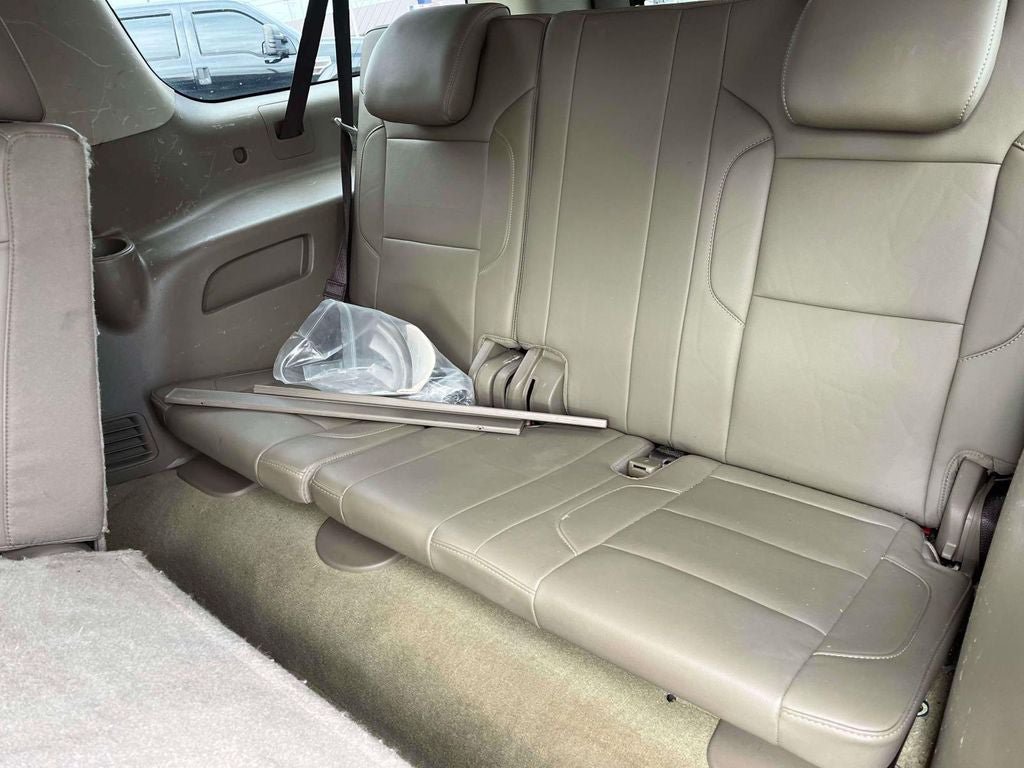 Used 2018 Chevrolet Suburban LT RWD image 17