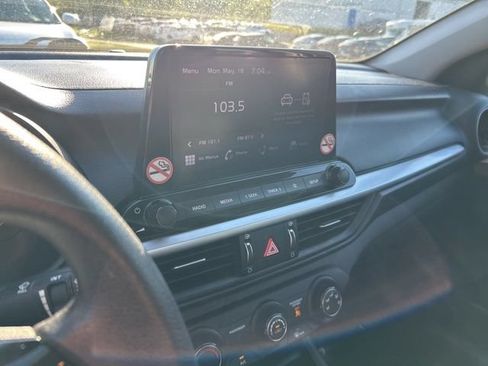 Used 2024 Kia Forte LXS FWD image 8