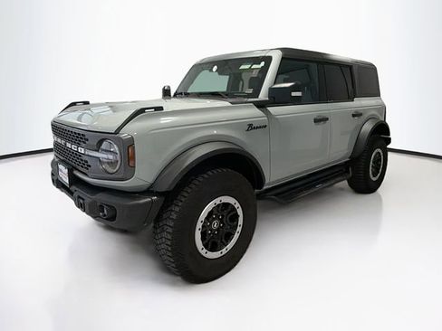 Used 2023 Ford Bronco Badlands w/ Sasquatch Package image 3