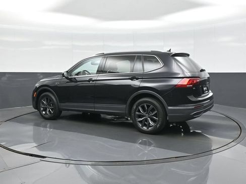Used 2022 Volkswagen Tiguan SE AWD/4WD image 5