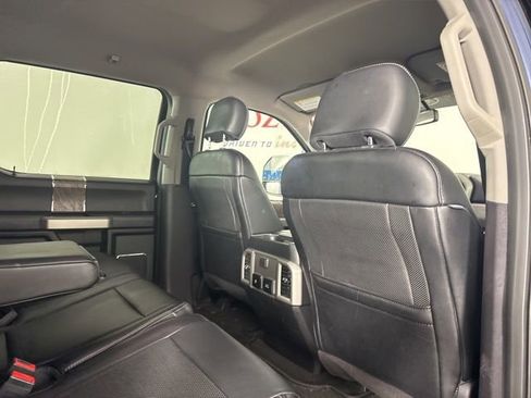 Certified 2019 Ford F250 Lariat w/ Chrome Package image 19