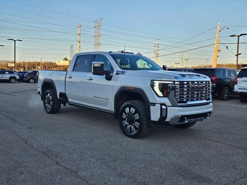Used 2024 GMC Sierra 2500 Denali w/ Denali Reserve Package image 8