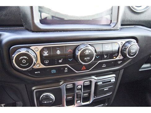 Used 2021 Jeep Wrangler Unlimited Sahara w/ Cold Weather Group image 27