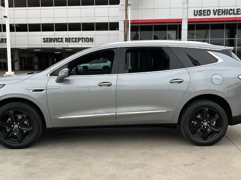 Used 2023 Buick Enclave Essence w/ Experience Buick Package FWD image 3