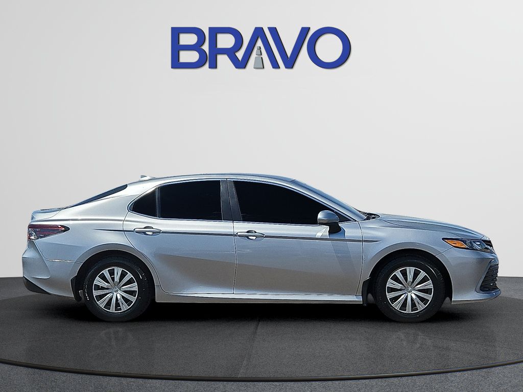 Used 2023 Toyota Camry LE FWD image 5